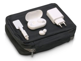 Набор для путешествий с наушниками, адаптером и универсальным кабелем Take me